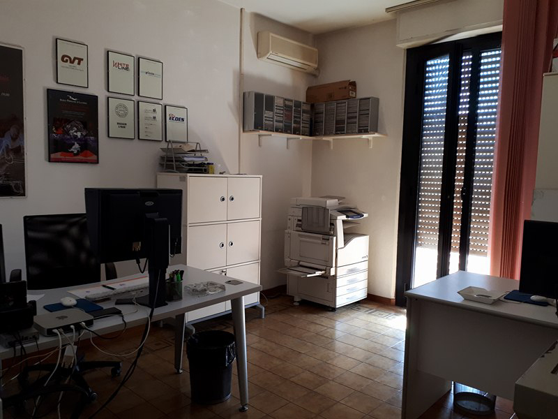 Coworking Montopoli, esempio di un ufficio in affitto