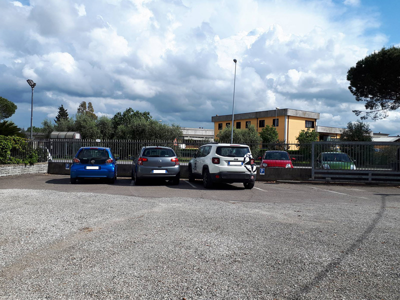 Parcheggio privato del centro uffici Via Francesca 92